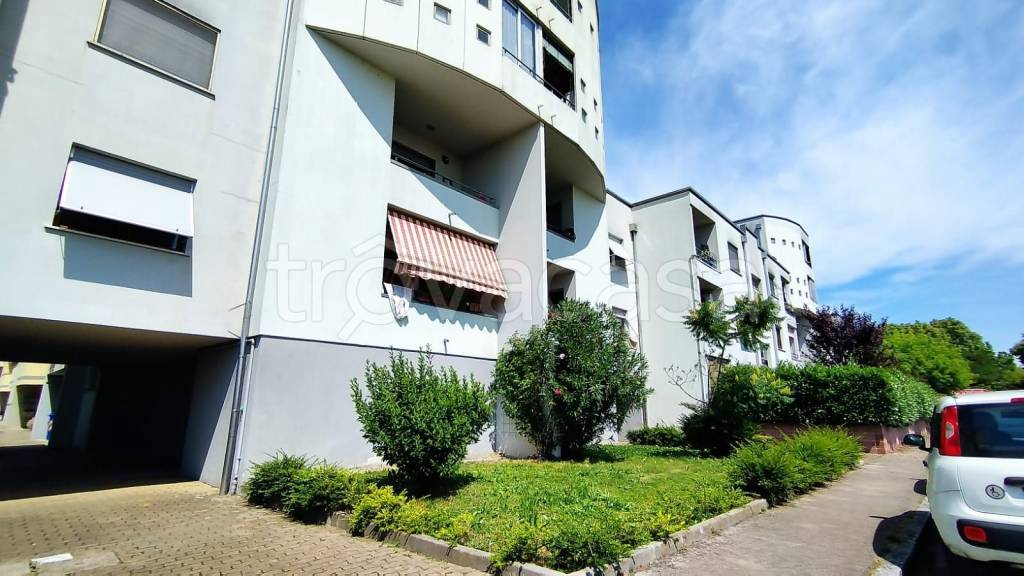 appartamento in vendita a Parma in zona San Lazzaro