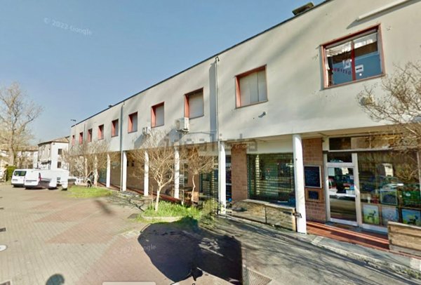 negozio in vendita a Parma in zona Montanara