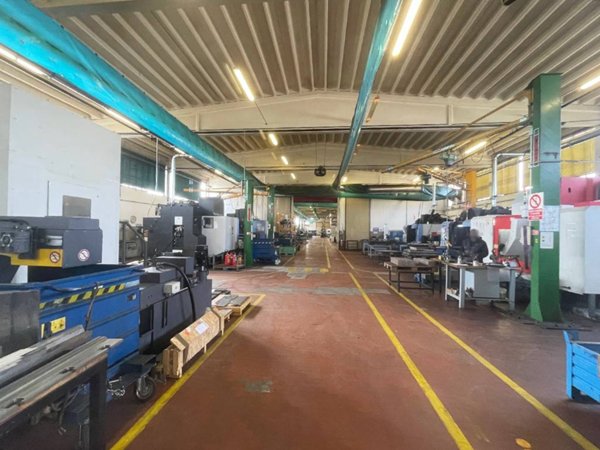 capannone in vendita a Parma in zona San Martino / Paradigna