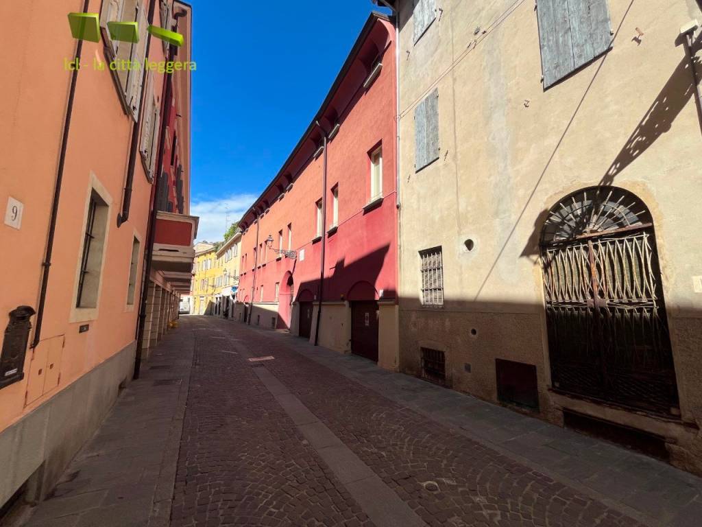 appartamento in vendita a Parma in zona Centro Storico