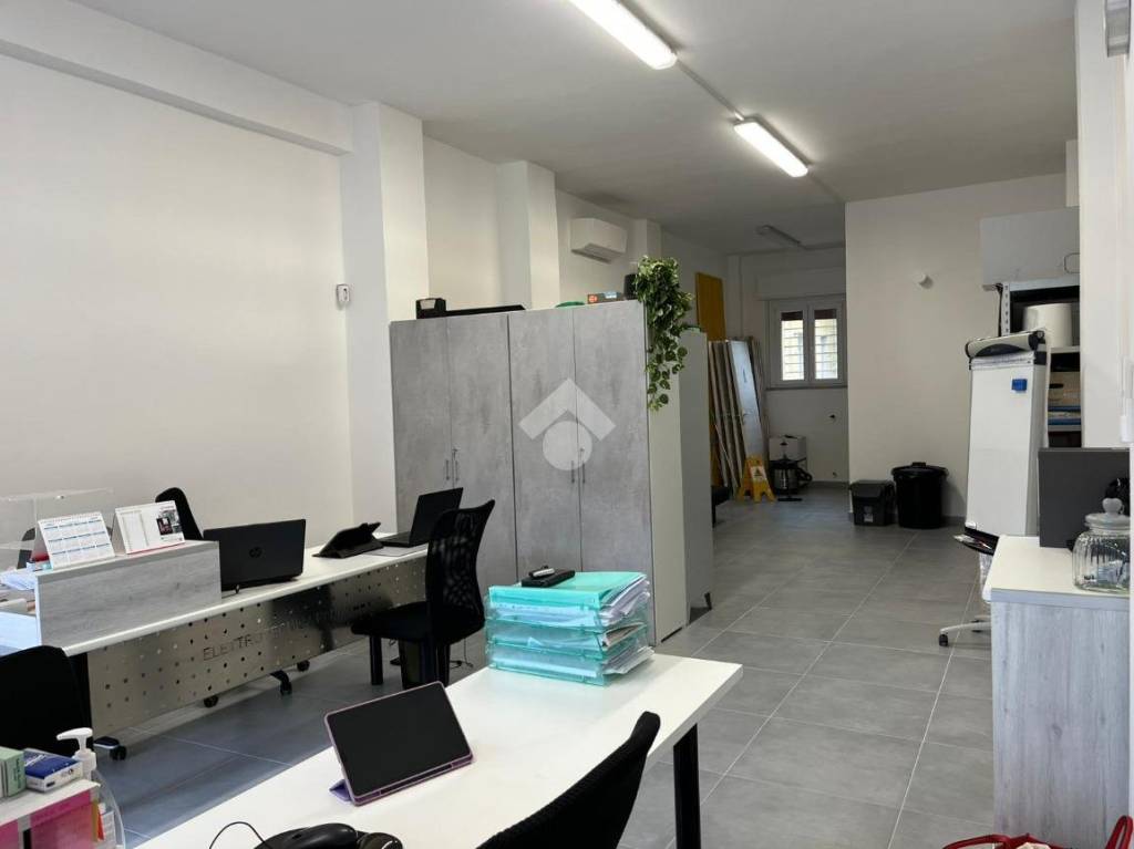 negozio in vendita a Parma in zona San Leonardo