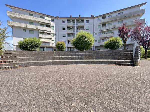 appartamento in vendita a Parma in zona San Martino / Paradigna