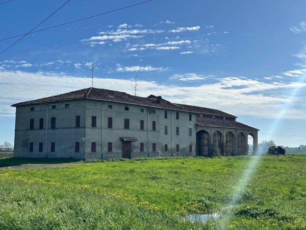 rudere in vendita a Parma in zona Baganzola