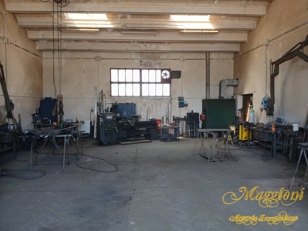 capannone in vendita a Parma in zona Casalbaroncolo