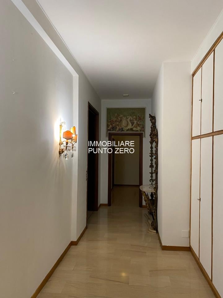 appartamento in vendita a Parma in zona Cittadella