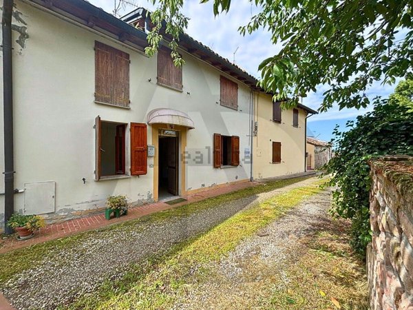 appartamento in vendita a Parma in zona Vigatto