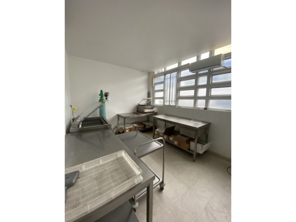 locale commerciale in vendita a Parma