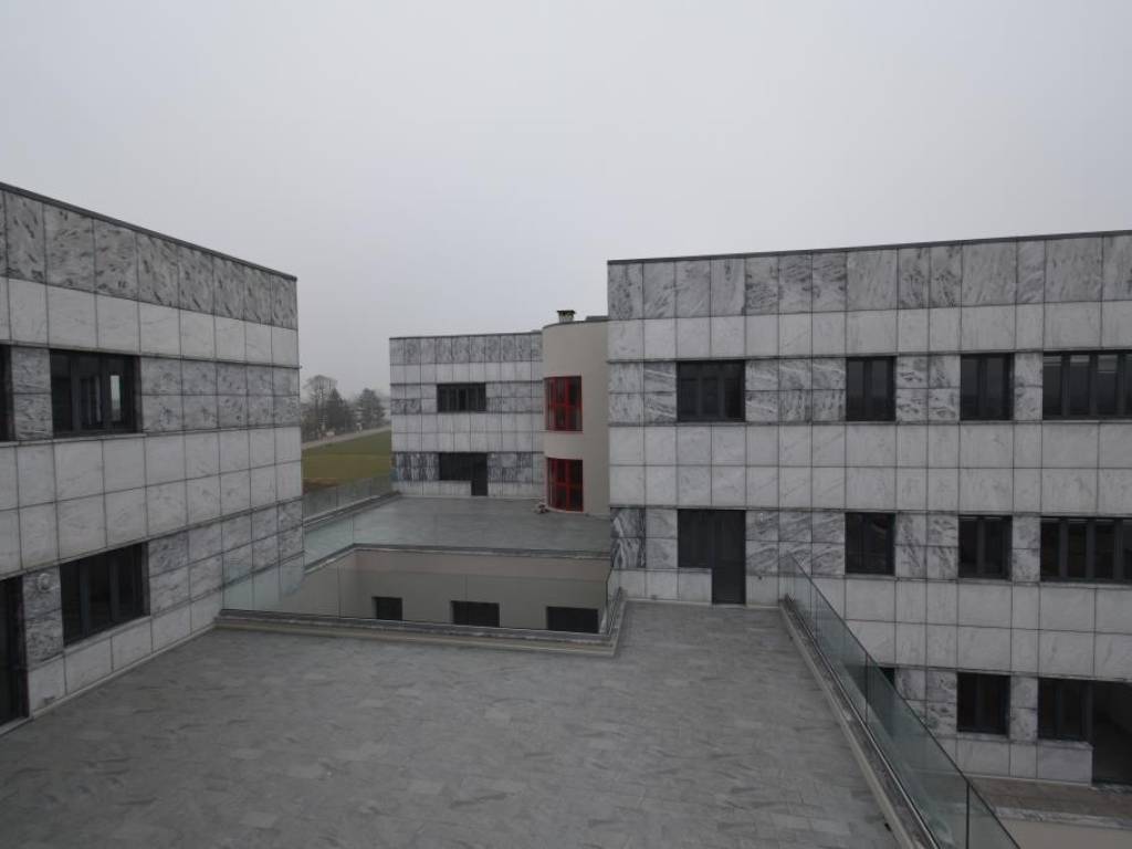 ufficio in vendita a Parma in zona Montanara