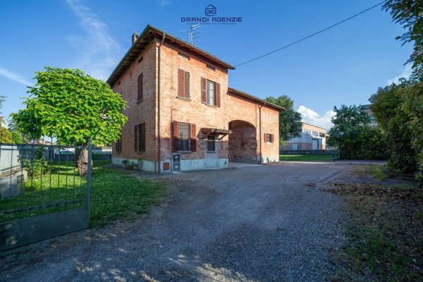 pentavano in vendita a Parma in zona Corcagnano