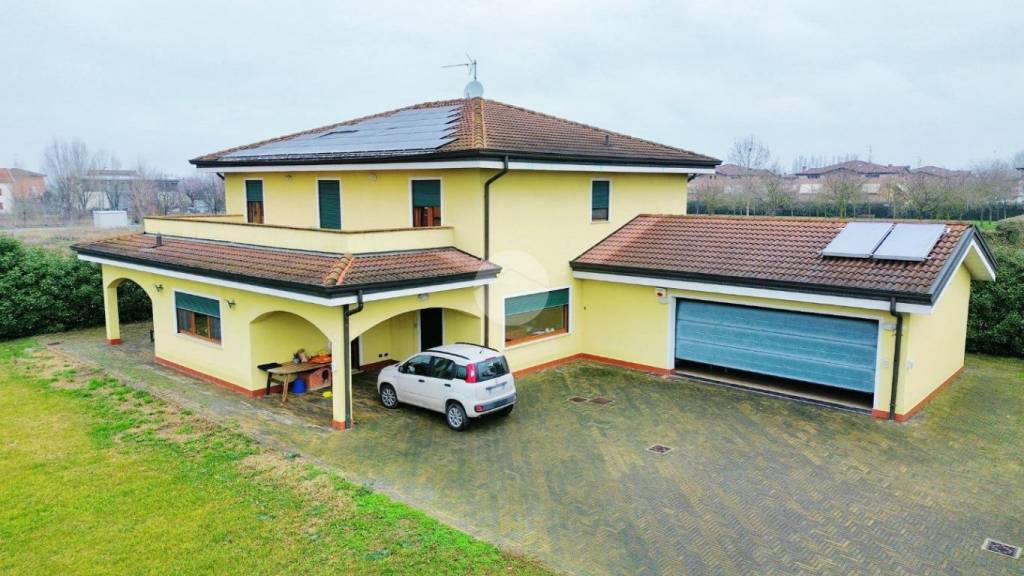 casa indipendente in vendita a Parma in zona Baganzola