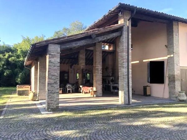 quadrivano in vendita a Parma