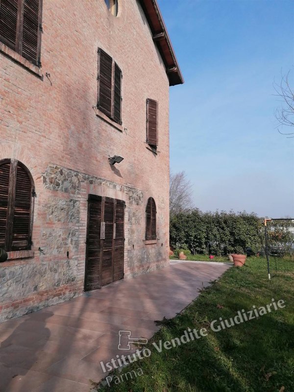 casa indipendente in vendita a Parma in zona San Lazzaro