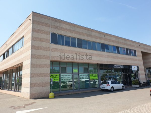 negozio in vendita a Parma in zona Pilastrello