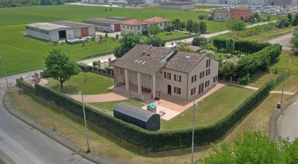 casa indipendente in vendita a Parma in zona Pedrignano
