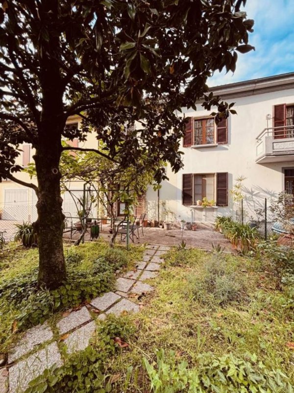 casa indipendente in vendita a Parma in zona Vicofertile