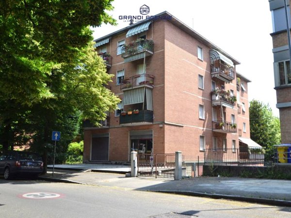 negozio in vendita a Parma in zona Montanara