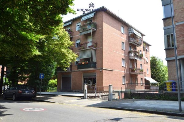 negozio in vendita a Parma in zona Montanara