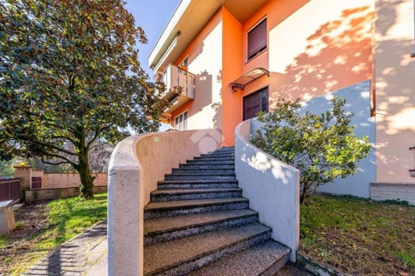 casa indipendente in vendita a Parma in zona San Leonardo