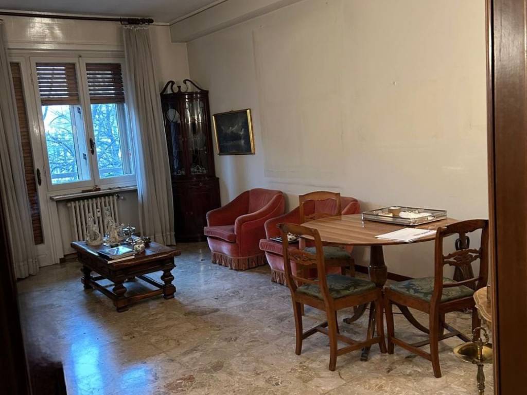 appartamento in vendita a Parma in zona Cittadella