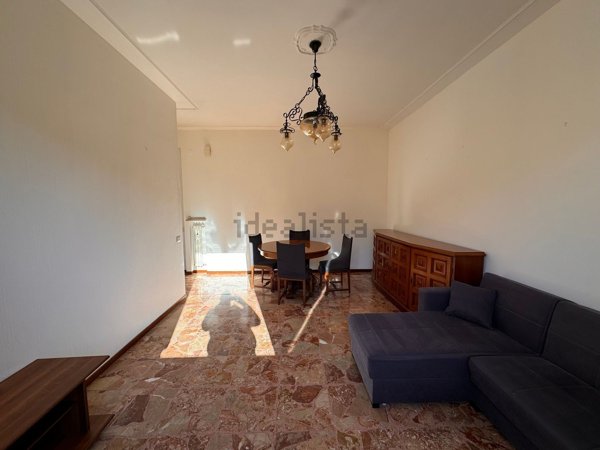 appartamento in vendita a Parma in zona Oltretorrente