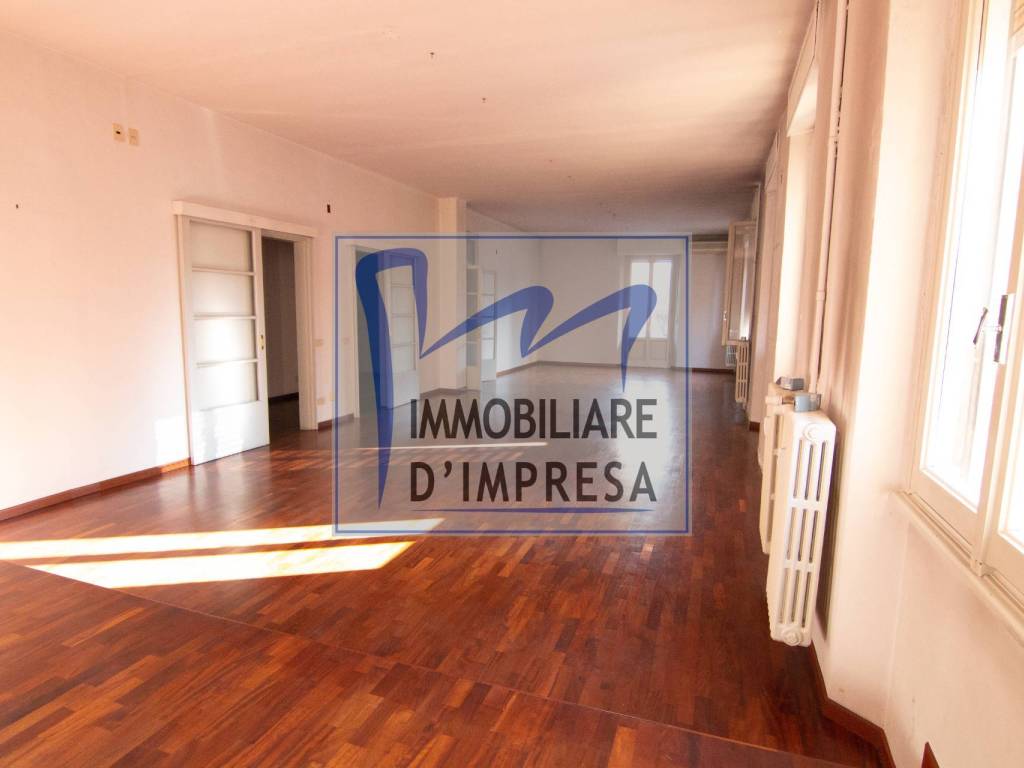 ufficio in vendita a Parma in zona Centro Storico