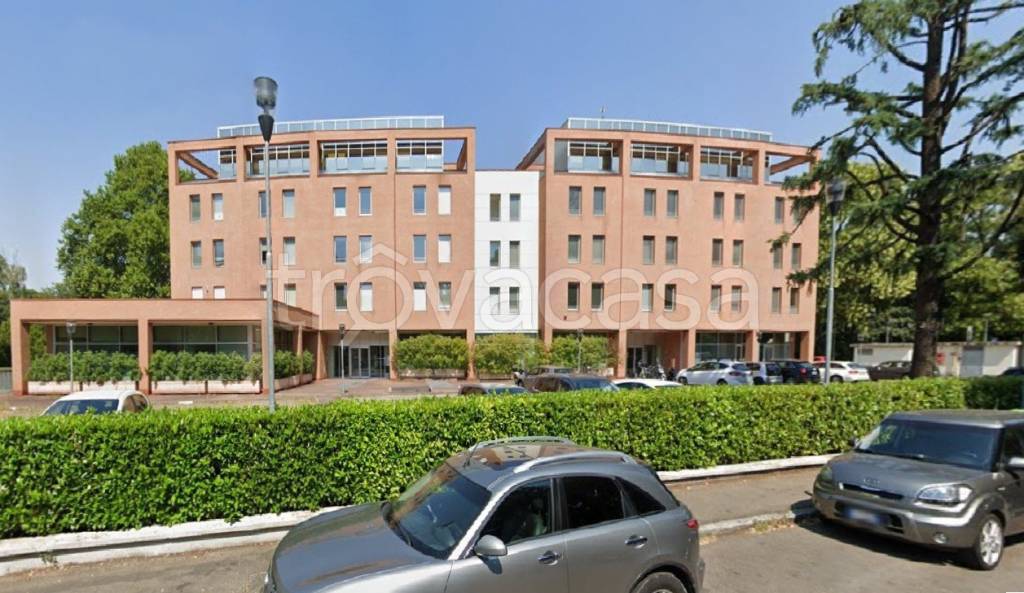 ufficio in vendita a Parma in zona Montanara