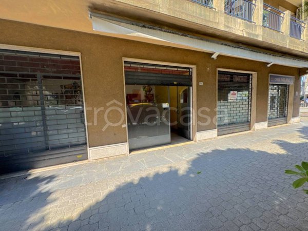 negozio in vendita a Parma in zona Cittadella