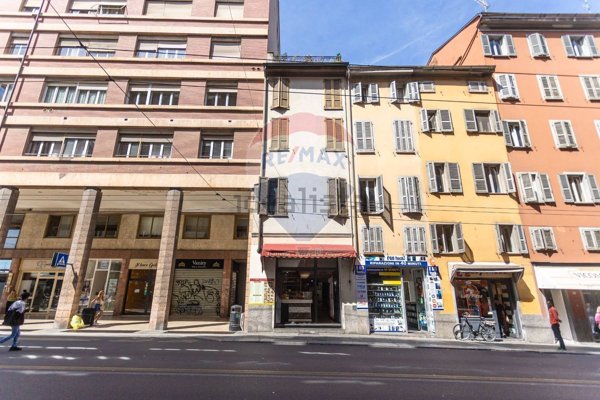 locale commerciale in vendita a Parma in zona Centro Storico