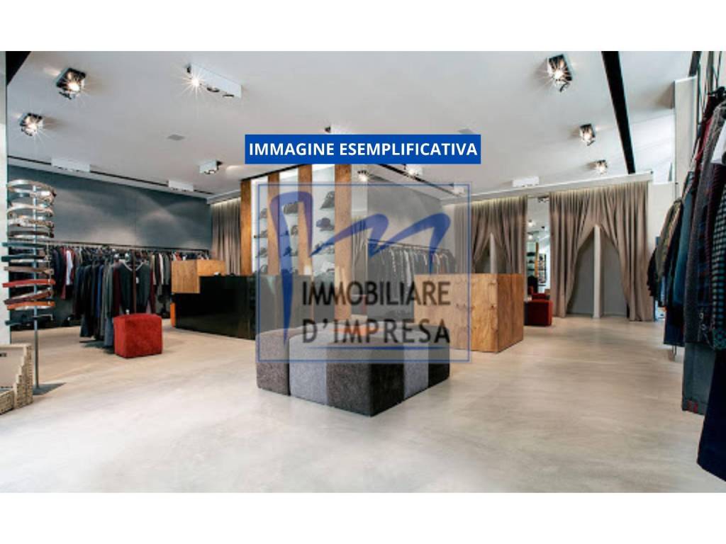 negozio in vendita a Parma in zona Centro Storico