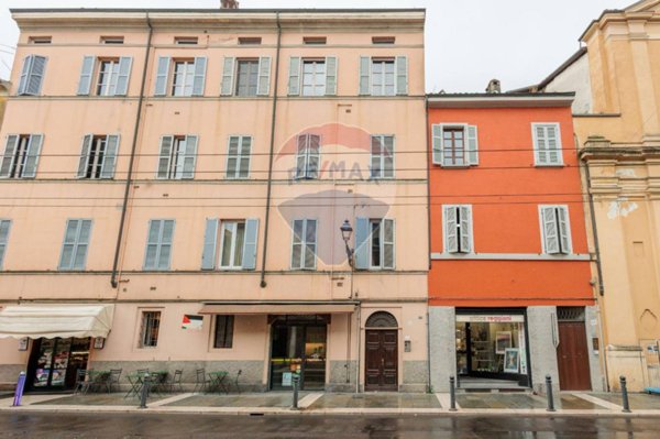 appartamento in vendita a Parma in zona Oltretorrente
