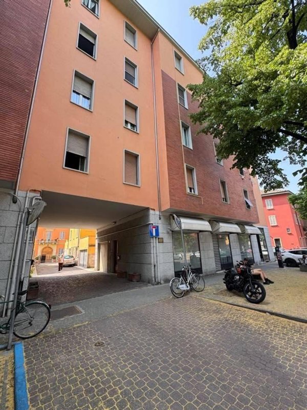 appartamento in vendita a Parma in zona Centro Storico