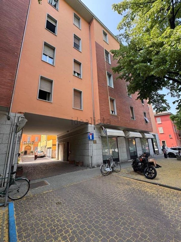 appartamento in vendita a Parma in zona Centro Storico