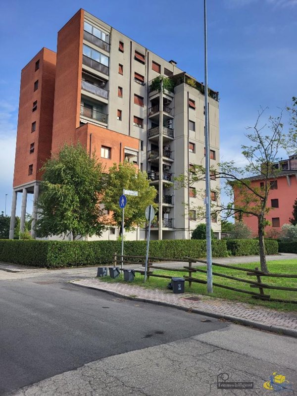 appartamento in vendita a Parma in zona San Lazzaro