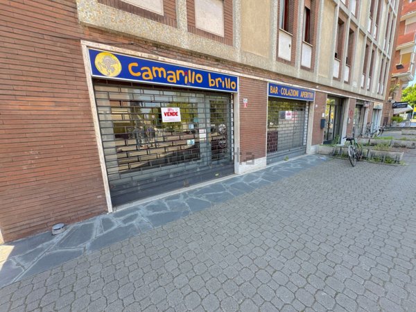 locale commerciale in vendita a Parma in zona Cittadella