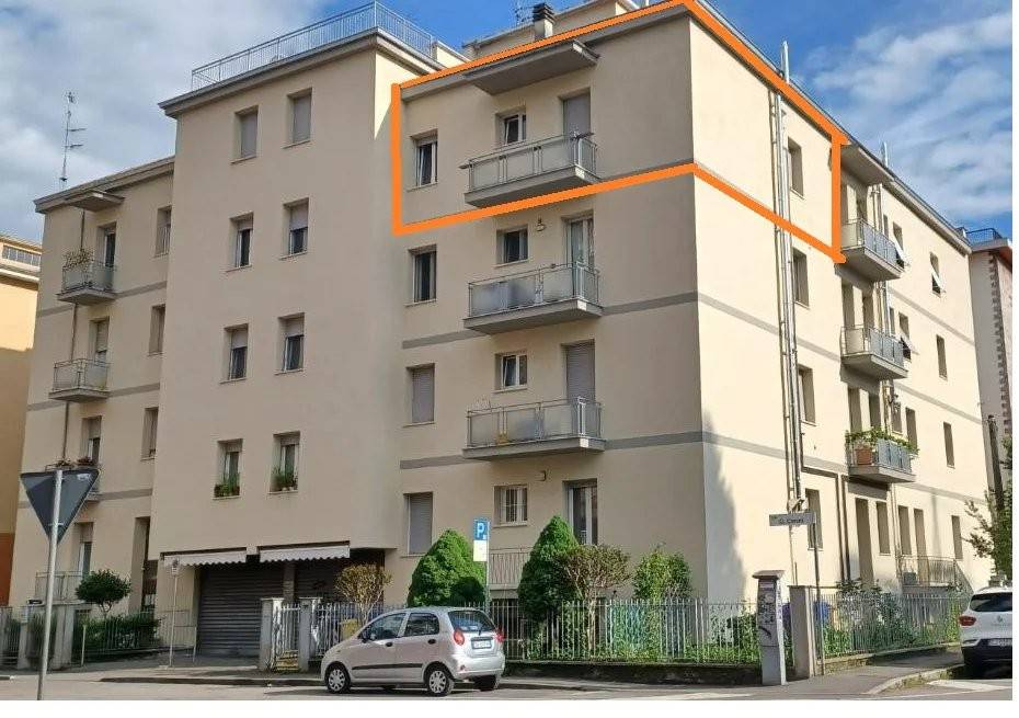 appartamento in vendita a Parma in zona Cittadella