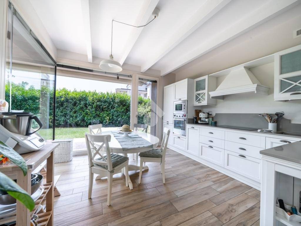 appartamento in vendita a Parma in zona San Lazzaro