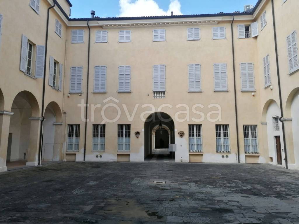 appartamento in vendita a Parma in zona Centro Storico