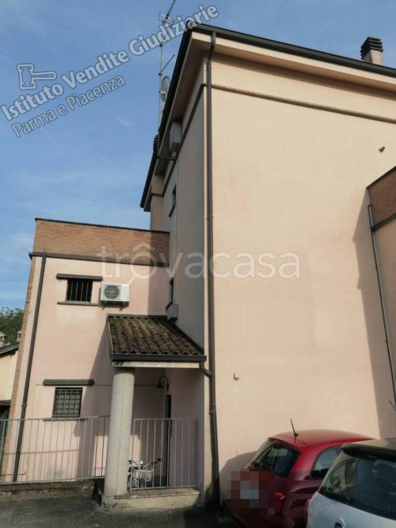 appartamento in vendita a Parma in zona Montanara