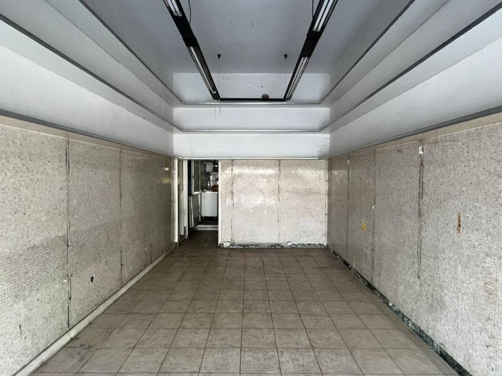 negozio in vendita a Parma in zona Centro Storico