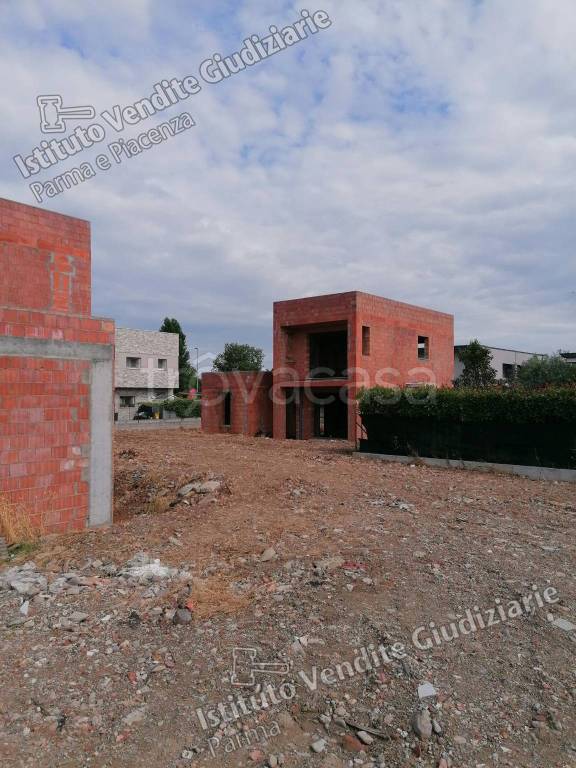casa indipendente in vendita a Parma in zona Botteghino