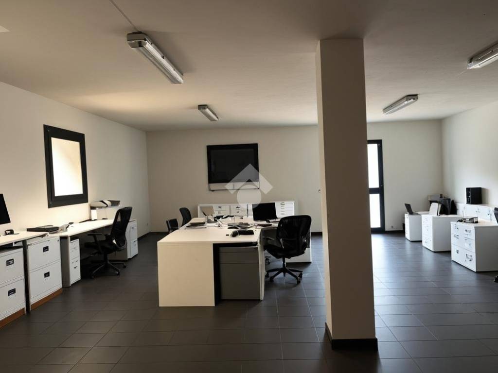 ufficio in vendita a Parma in zona Pablo
