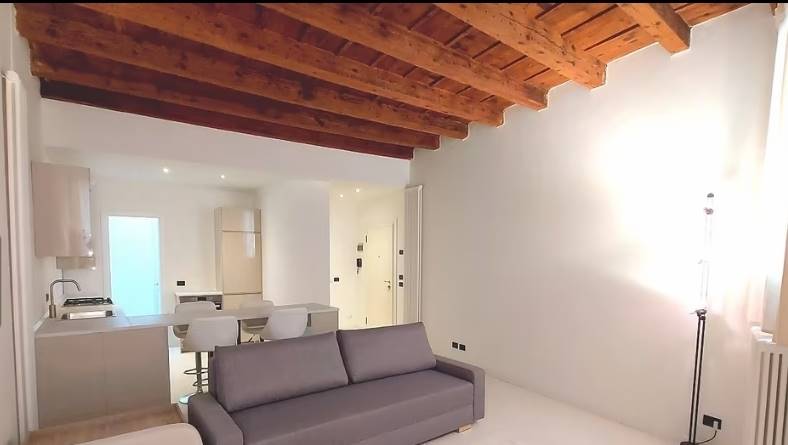 appartamento in vendita a Parma in zona Oltretorrente