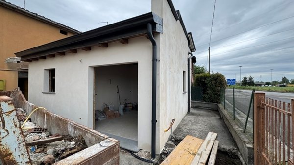 casa indipendente in vendita a Parma in zona Carignano