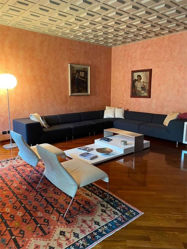 appartamento in vendita a Parma in zona Centro Storico