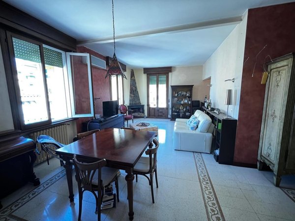 appartamento in vendita a Parma in zona Oltretorrente
