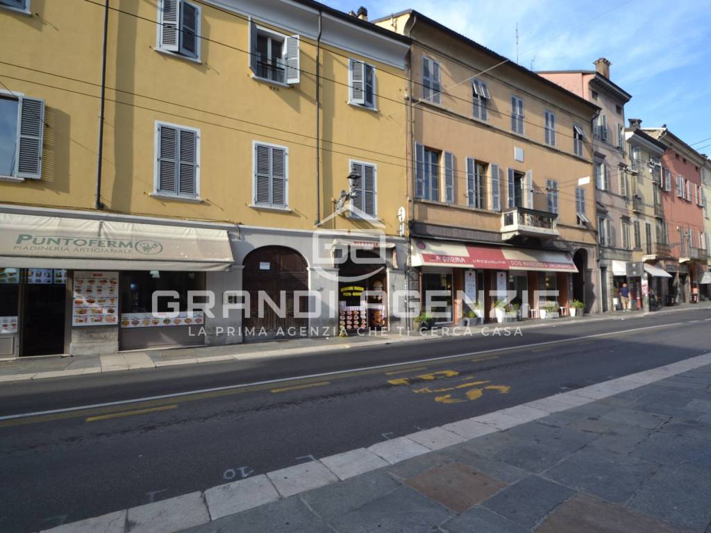 locale commerciale in vendita a Parma in zona Centro Storico