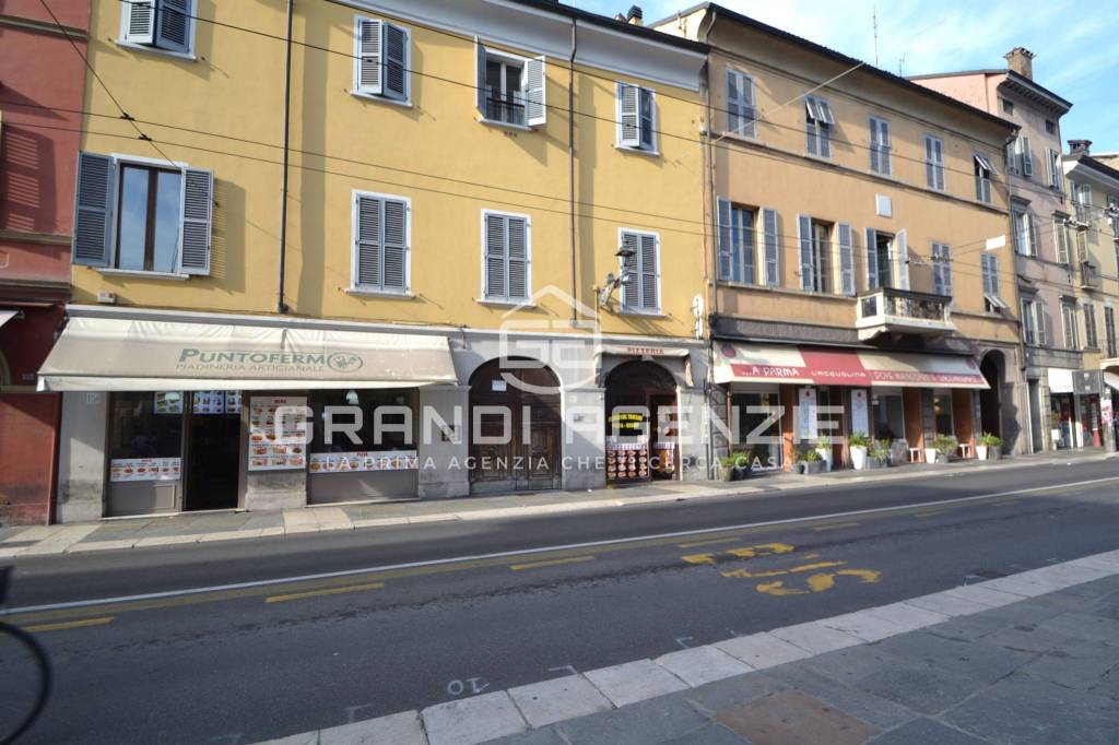 locale commerciale in vendita a Parma in zona Centro Storico