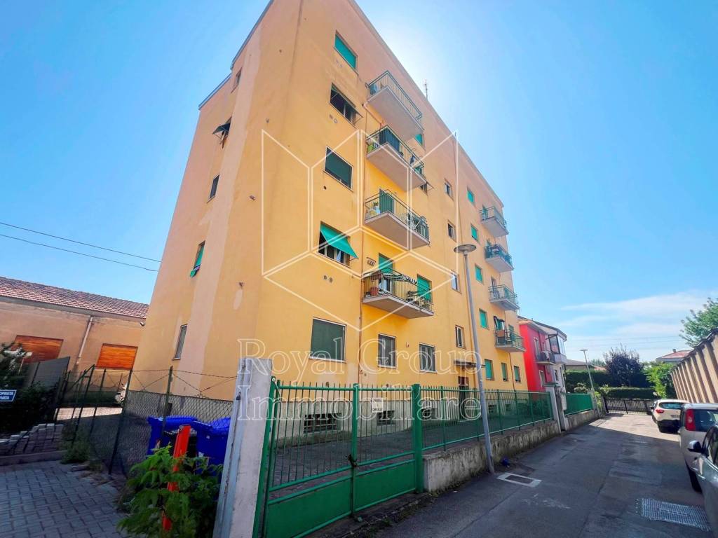 appartamento in vendita a Parma in zona Pablo