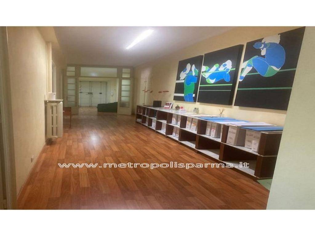 appartamento in vendita a Parma in zona Centro Storico