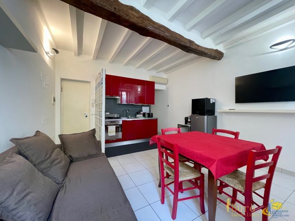 appartamento in vendita a Parma in zona Centro Storico